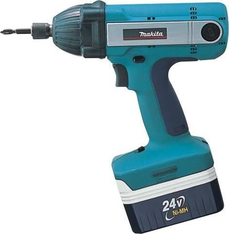 Akülü Ağır Hizmet Darbeli Vidalama BTD200WA (24 V) 2Ah/Ni-MH