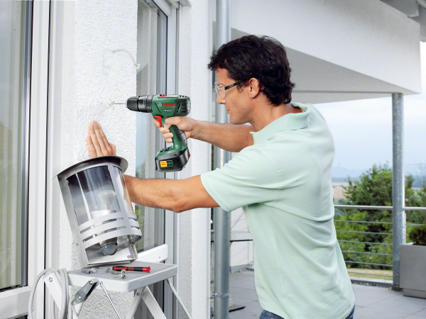 Bosch PSB 1800 LI-2  1,5 AH Akülü Darbeli Delme Vidalama Makinesi (Çift Akü) 0.603.9A3.301